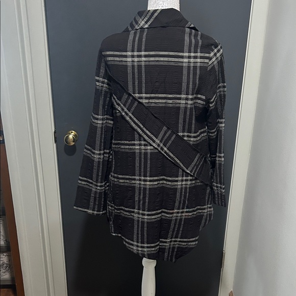 Plaid Button-Up Jacket - Picture 3 of 4